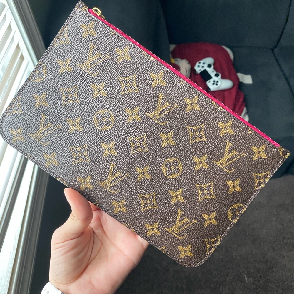 ❌SOLD❌Neverfull Pouch (MM) Monogram Pivoine - Picture 12 of 15